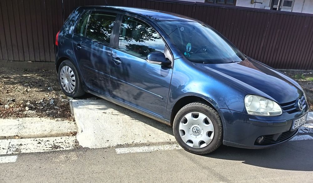 Vând golf 5 an 2007