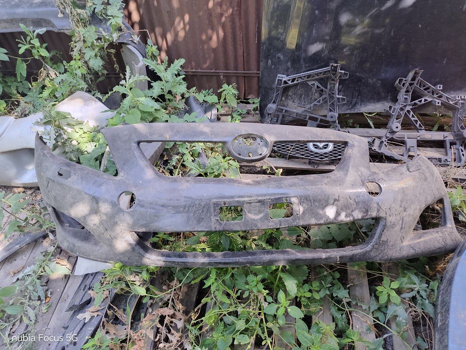 Продам бампер Тойота E150