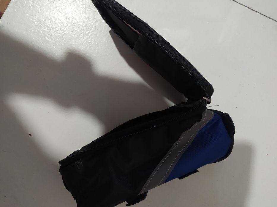 Чехол сумочка под телефон на велосипед