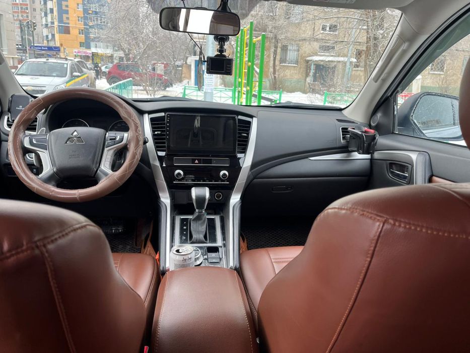 Mitsubishi pajero sport