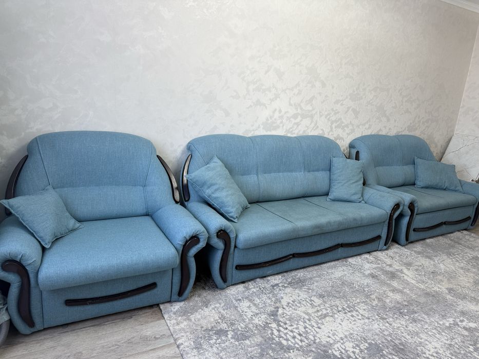 Продам Диван в хорошем состоянии