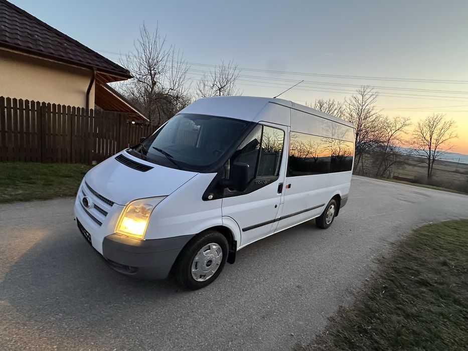 Ford transit 9  locuri/2013
