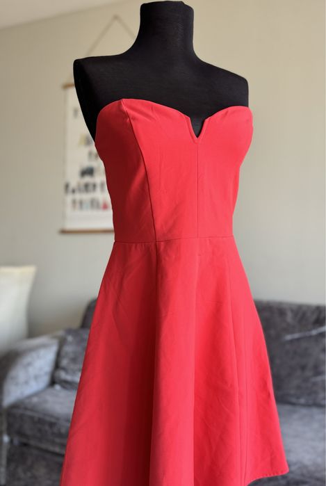 Елегантна, официална вечерна парти рокля -червена и бляскава