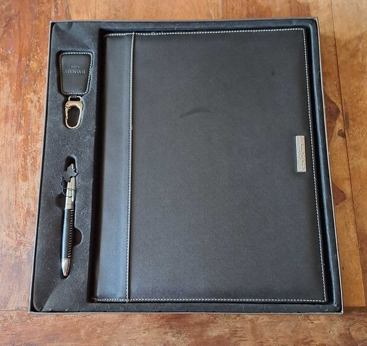 химикалка, органайзер и ключодържател кожени Balmain Paris комплект