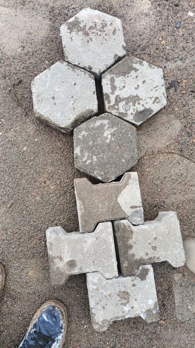 Брусчатка , Пареблик , Бордюр.