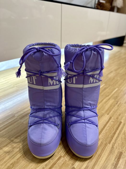 Продават се чисто нови Moon boots 39-41 номер