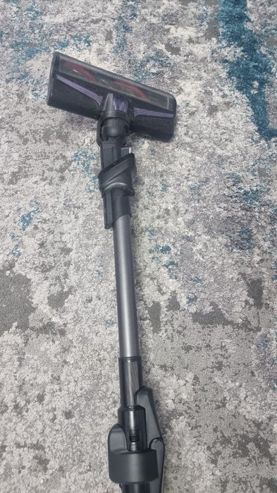 Vând aspirator vertical Rowenta