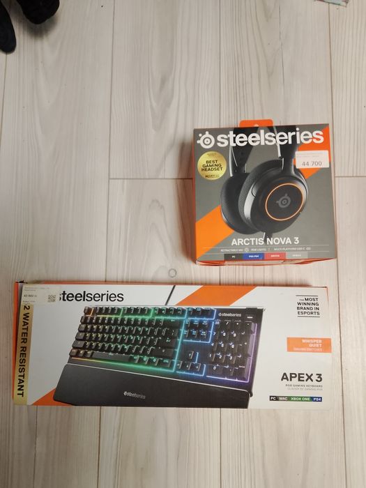 Клавиатура и наушники