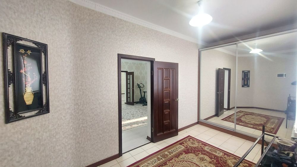 Продам двух этажный коттедж