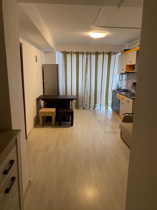 Închiriez Garsoniera Nicolae Labis Tractorul 43mp balcon