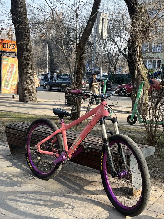 На прадаже Hmbros