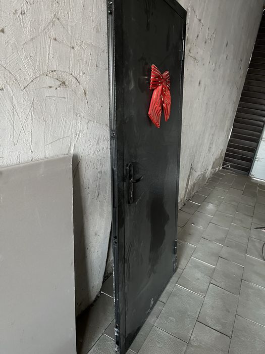 Продается входная дверь