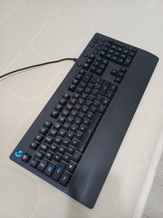 Tastatura Logitech G213