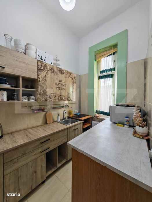Cladire istorica, apartament 2 dormitoare, decomandat, zona Sinaia