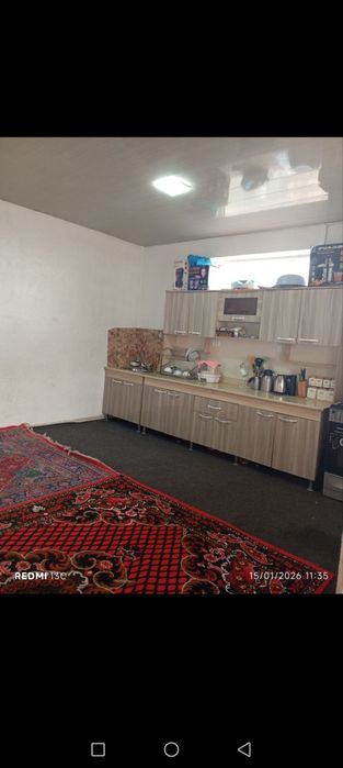 Uy sotiladi tekstil boxcha kochada 2.8 sotix 5 xonaa