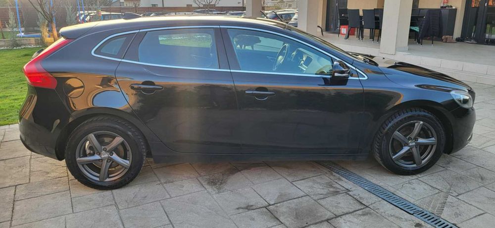 Volvo V40 Model R-Design