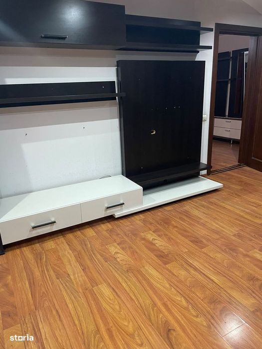 2 camere A uri , et 2 din 4 ,modern