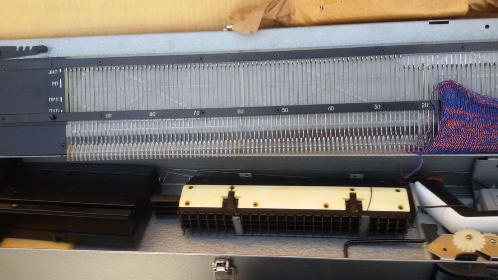 Продаю машинки вязальные. Нева 5.