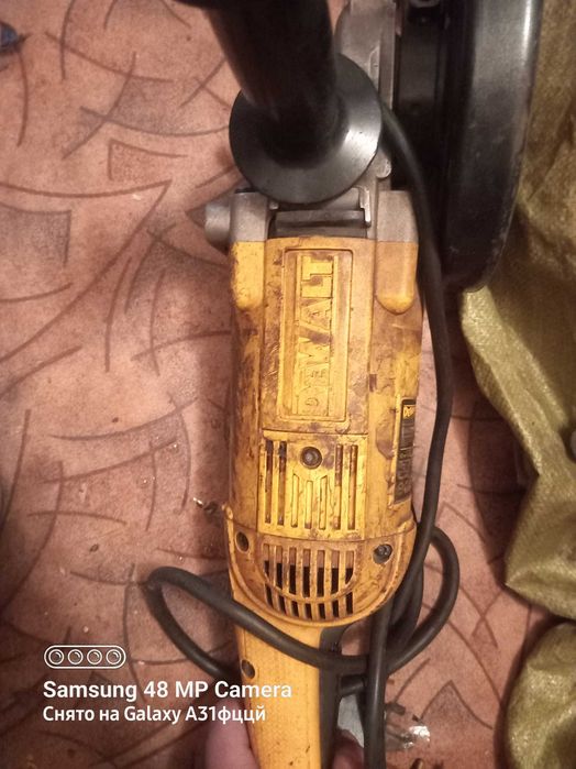 Dewalt БОЛГАРКА 230