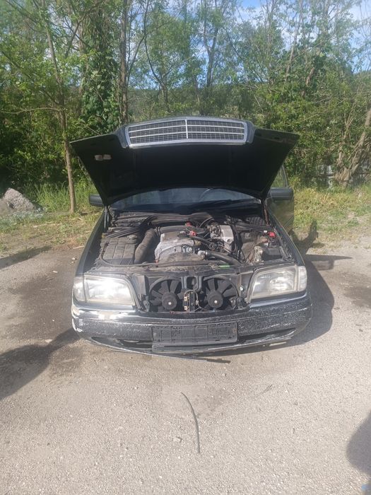 Mercedes C180.1993.година. Бензин газ. За части само цял