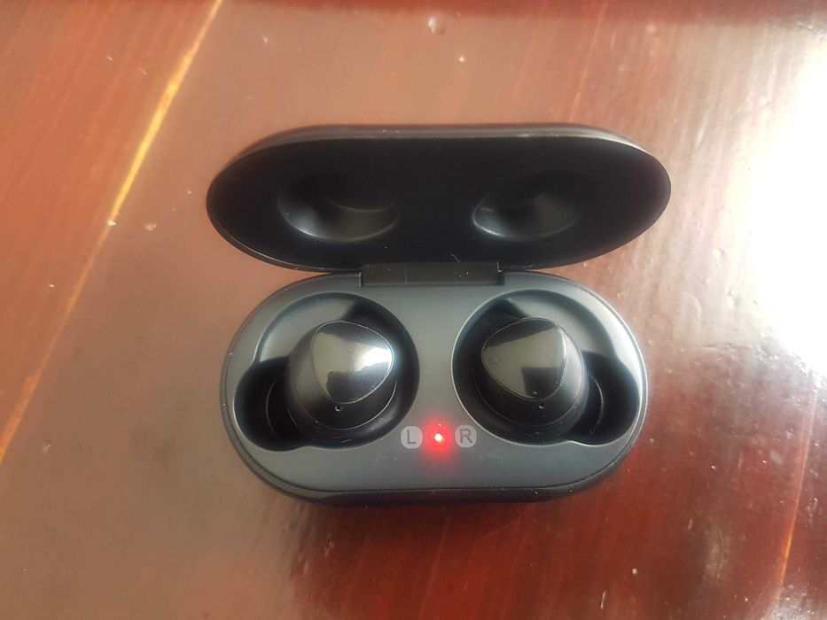 Bluetooth слушалки SAMSUNG Galaxy buds модел SM-R170