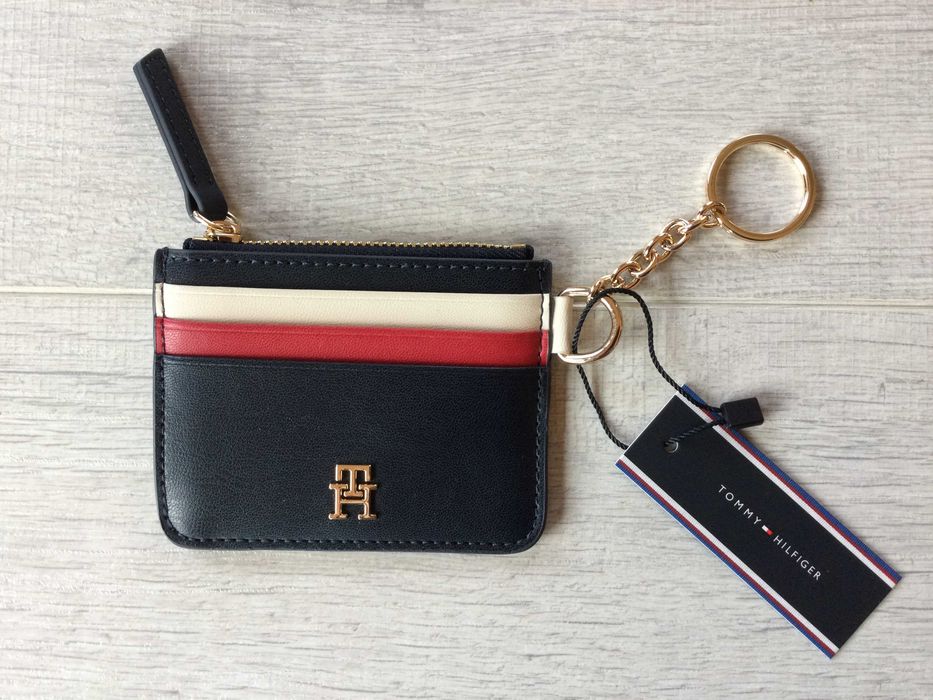 НОВ оригинален кожен cardholder / портфейл / портмоне на TOMMY HILFIGER от САЩ