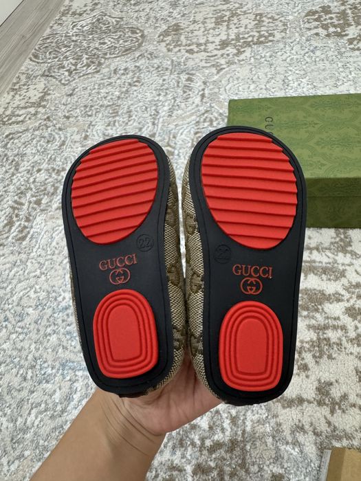 продам малышковые балетки gucci
