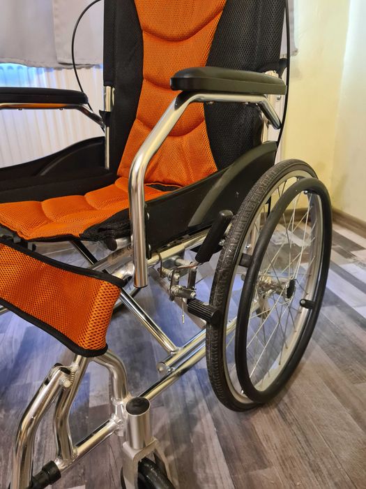 Scaun cu rotile pliabil