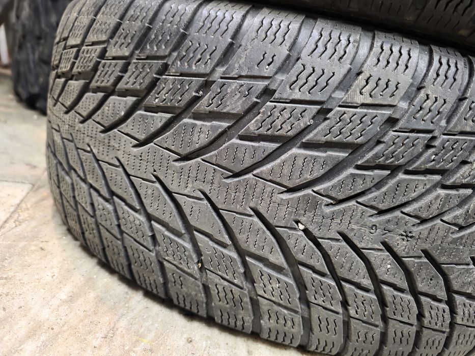 4бр Зимни гуми 205 45 17 - Nokian