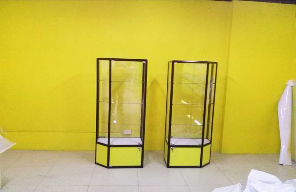 Стекляные витрины и прилавки для аптеки, магазинов, островки