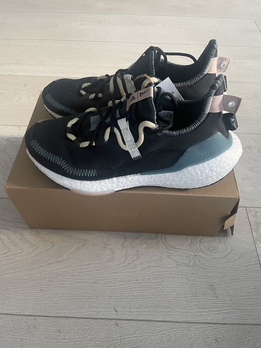 Adidas ultraboost 21 x parley