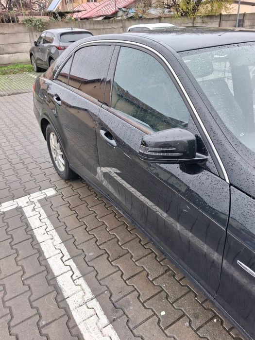 Vând mercedes e class
