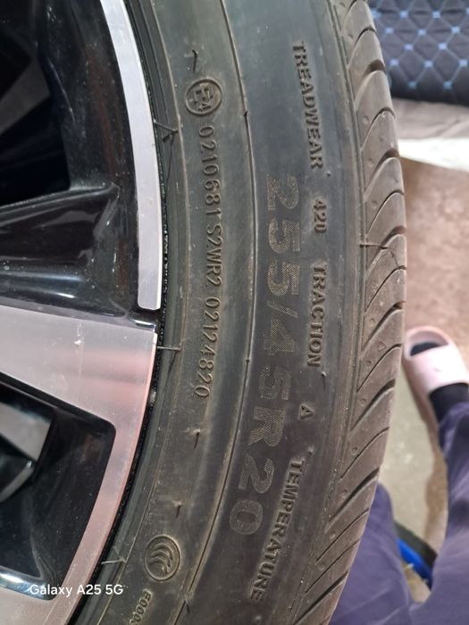 Продам диск с покрышкам джеттур