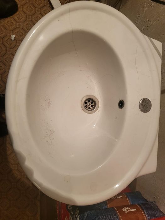 Продается раковина б. У. Хорошем состояние