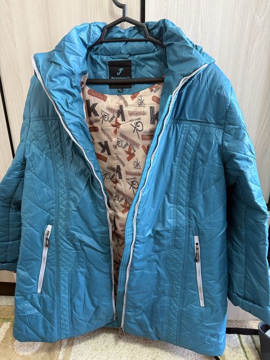 Куртка новая продам