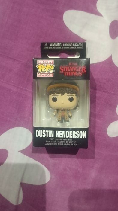 Продается funko pop брелок Дастина, оригинал: 150 000 so’m