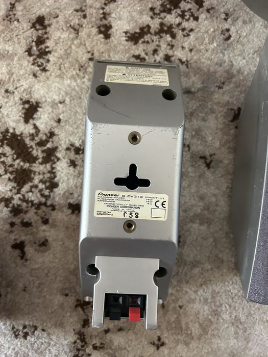 2 seturi de sateliti Pioneer 75w 6 ohmi si LG 60w 6ohm +Mp3 player/DVD