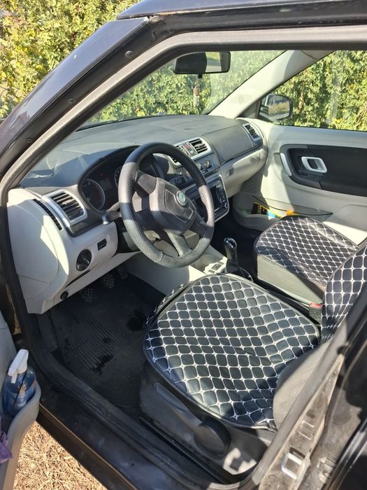 SKODA Fabia 2010 — imagine 3