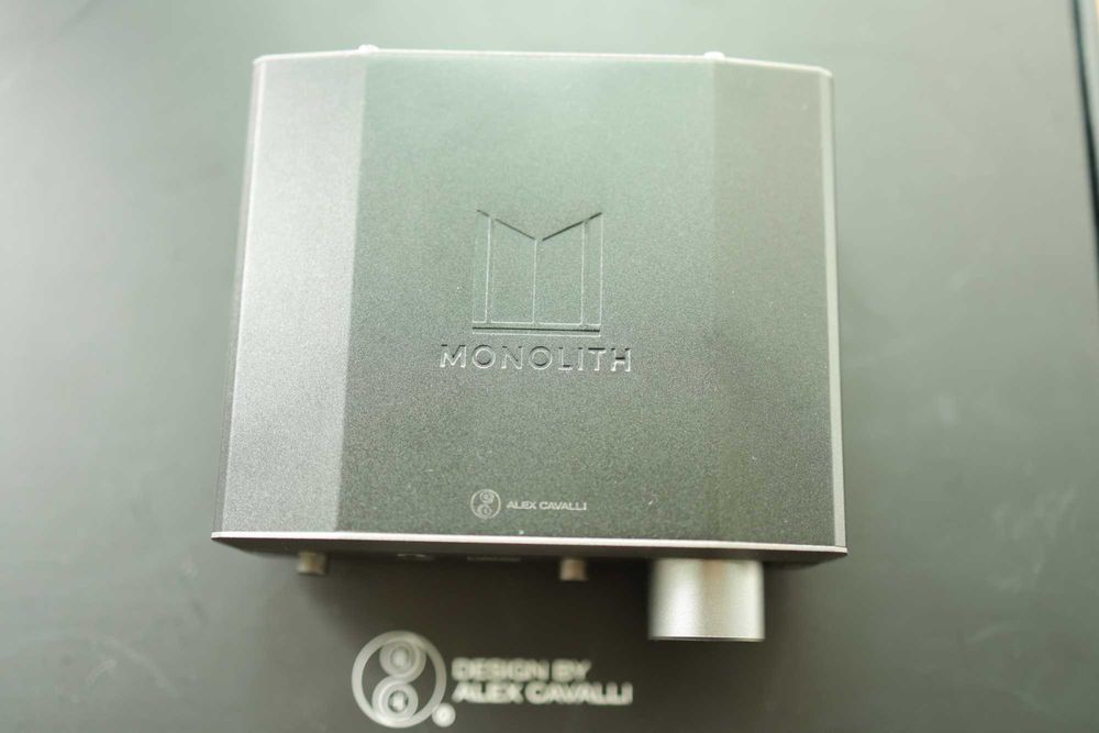 Продаю усилитель для наушников Monolith Liquid Spark
