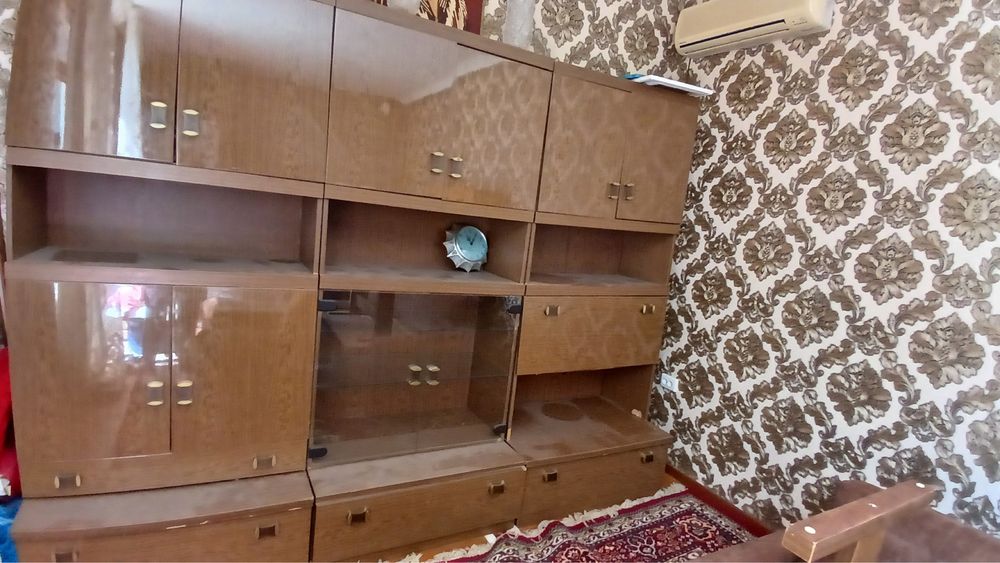 Мебель гарнитур.     Стенка мебель.                                  Б