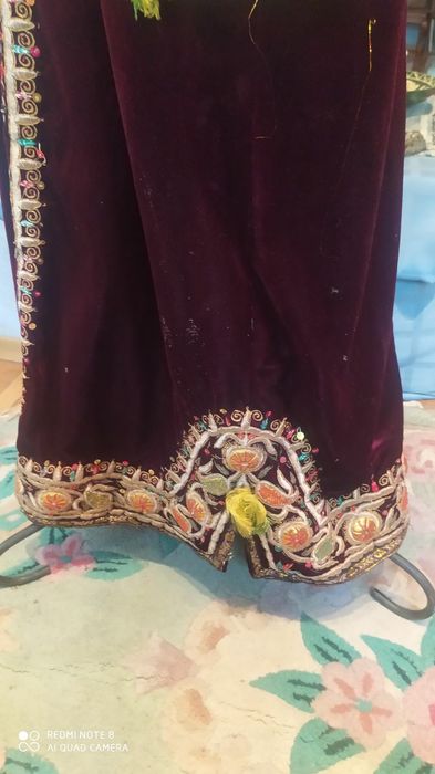 Халаты расшитые золотыми нитями ,ручная работа