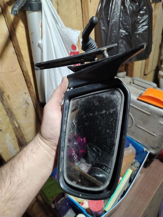 Зеркало правое мазда