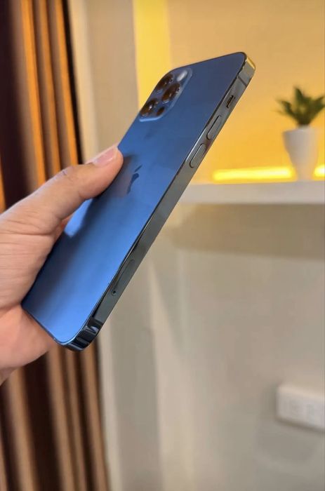 Iphone 12 Pro blue