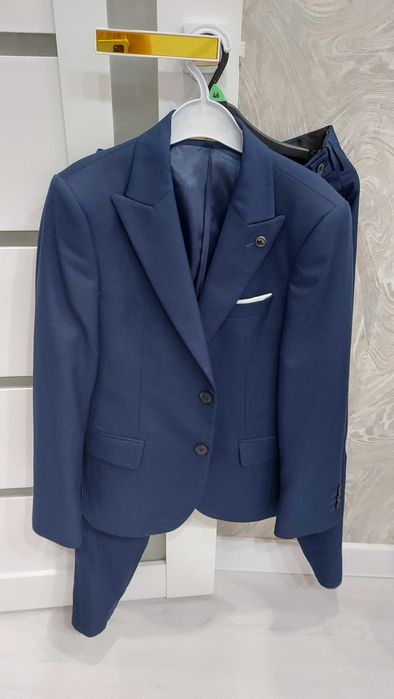 Продам школьную форму на мальчика