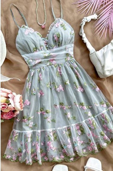 Рокля с тюл и дантела, нова с етикет