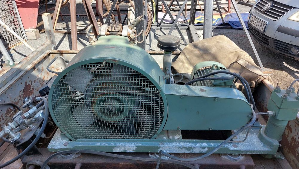 Компресор за леководолазни бутилки, 3 цилиндров