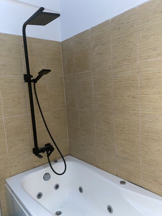 Vand mobilier pentru baie