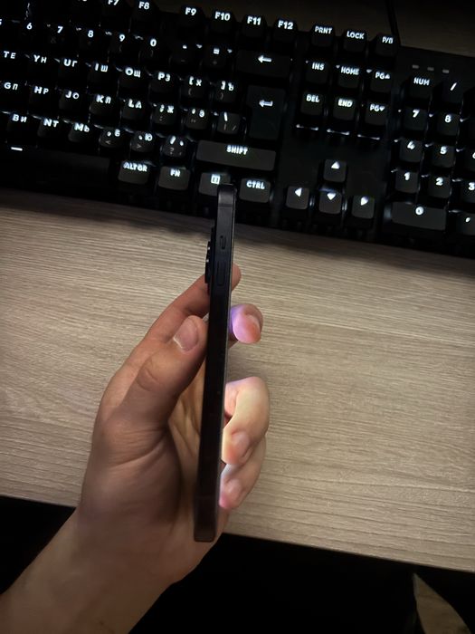 Продам 15 iPhone 128гб коробка есть