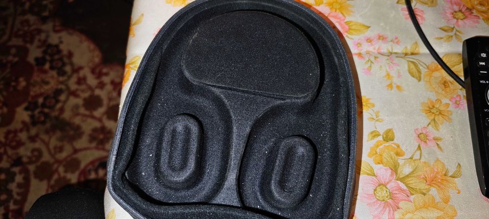 Продавам Безжични слушалки с микрофон Sony WH-1000XM5, ANC