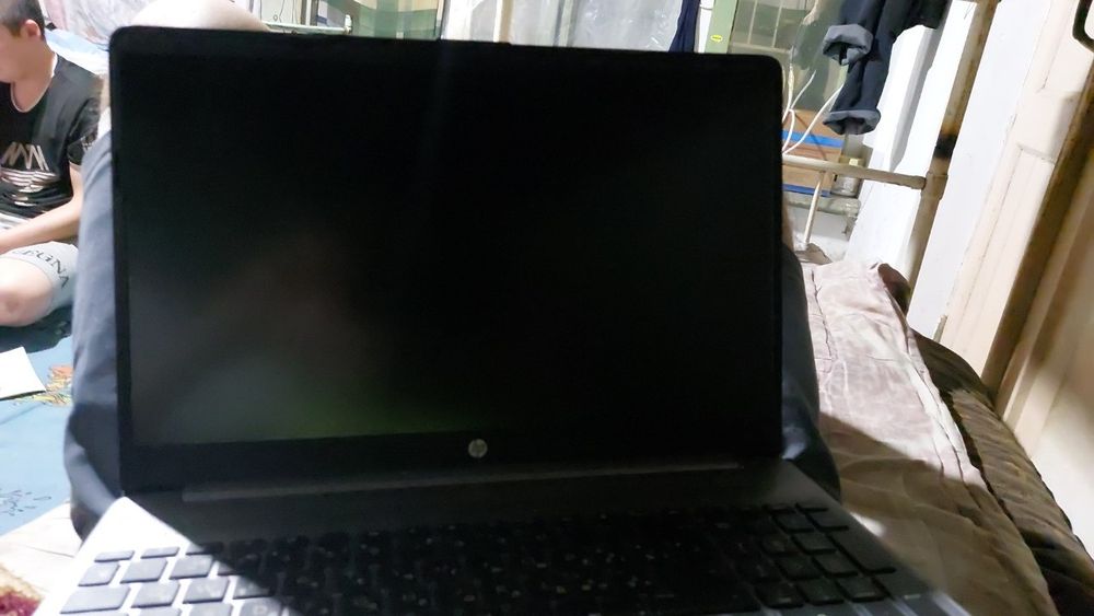 Hp core I3 512GB